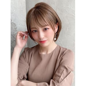 30代40代に人気の大人かわいい前髪ありのくびれショート