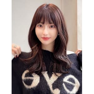 大人かわいいくびれヘアセミロング × ミルクティーベージュ