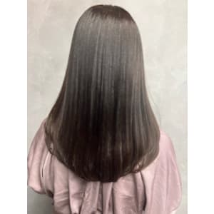 ストレート　艶髪　ナチュラルカラー - ii+U 銀座 【アイユー ギンザ】【アイユー ギンザ アイユー ギンザ】掲載中