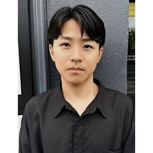 センターパート/ナチュラルショート/フェード