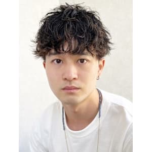 ツイストスパイラルパーマ 眉毛カット マッシュショート