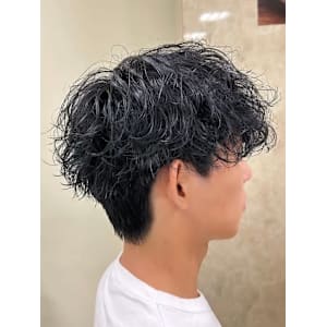 波巻きスパイラルパーマシャドウパーマメンズセンターパート