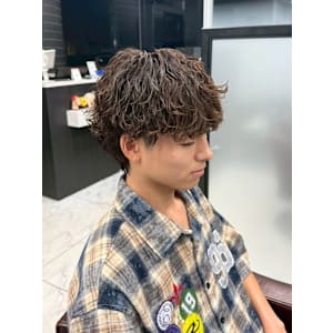 波巻きツイスパ　ツーブロック　刈り上げ無し