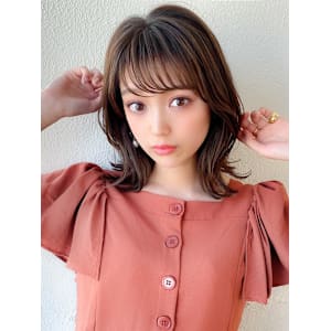 30代40代に人気後れ毛がかわいいくびれヘアシャギーレイヤー