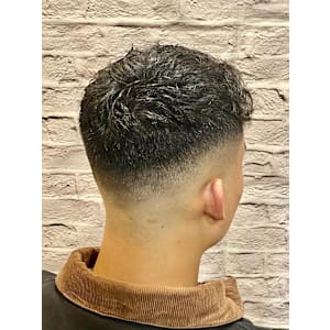 癖毛を活かすフェードスタイル - 銀座マツナガ 新宿野村ビル店【ギンザマツナガ シンジュクノムラビルテン】掲載中