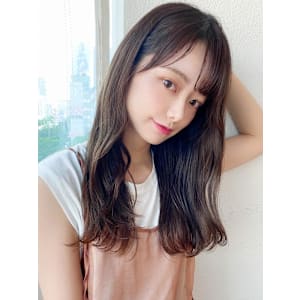 大人かわいいくびれヘアセミロング × ミルクティーベージュ