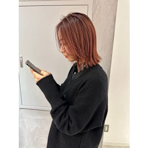 切りっぱなしボブ外ハネボブ大人ボブコーラルオレンジ