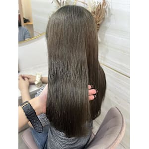 《高橋亜美》オリーブベージュ/ブリーチ/大宮