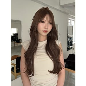 レイヤーカットくびれヘアグレージュベージュ前髪顔周りカット