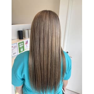 ベージュ系カラー