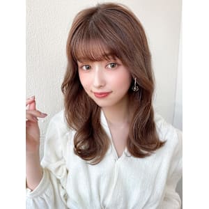 2wayバングでイメチェン顔まわりレイヤーのくびれヘアが人気