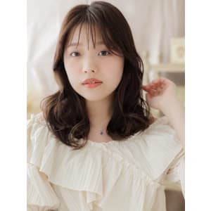 ゆるふわくびれカール大人ガーリーミディ　ナチュラルブラウン