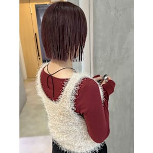 【YOKE】切りっぱなしボブ外ハネボブレイヤーボブグレージュ