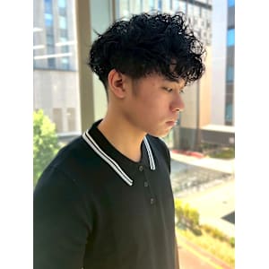 スパイラルパーマ ツーブロック 束感 マッシュパーマ 20代