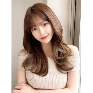 大人かわいいくびれヘアセミロング × ミルクティーベージュ