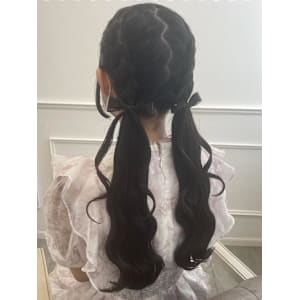 後ろ姿盛れ！リボンツインテ♪_ユウ