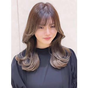 上品レイヤースタイル/くびれヘア/韓国ヘア/オリーブベージュ