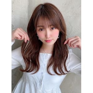 暗髪でも出せるこなれ感フェイスレイヤー×ナチュラルセミロング