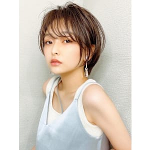 30代40代に人気の大人かわいい前髪ありのくびれショート