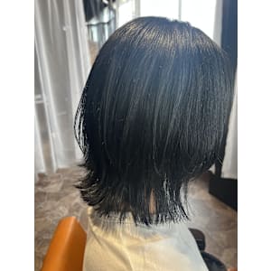 くびれボブ　ブルーブラック
