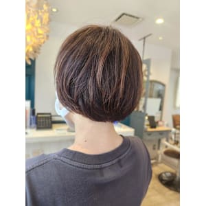ショートボブ