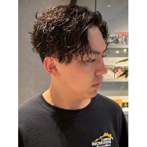 波巻きスパイラルパーマ ツーブロック アップバング ビジネス