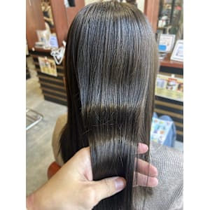 オリーブカラーと髪質改善トリートメント