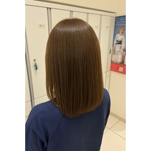 オリーブベージュ