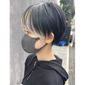 ブリーチインナーカラー　ショートスタイルフェースフレーミング