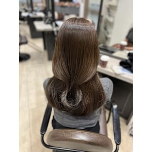 Mako モカグレージュ 透明感 ブリーチなし 似合わせ