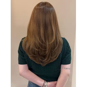 レイヤーカット ウルフカット ブリーチ ハイトーンベージュ