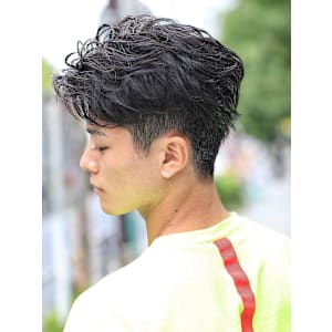 ワイルドツーブロック　前髪かきあげ　