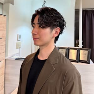 毛流れパーマセンターパート《谷　昂将》