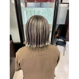 白髪ぼかしハイライト - AIZU本厚木 白髪ぼかし ハイライト バレイヤージュ 髪質改善【アイズホンアツギ シラガボカシ ハイライト バレイヤージュ カミシツカイゼン】掲載中