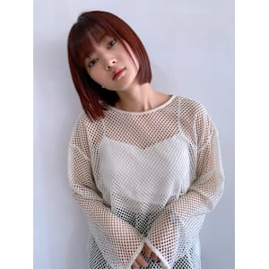 赤髪パツっとボブ