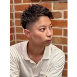 ツーブロックアップバングスタイル