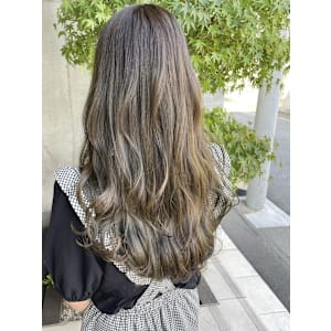 柔らかなくすみベージュカラー - EMU international 春日部本店【エムインターナショナル】掲載中