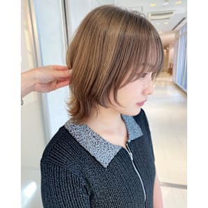 ベージュ×ウルフ