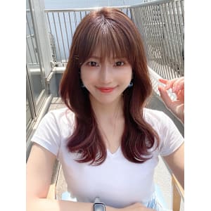 大人かわいいくびれヘアセミロング × ミルクティーベージュ