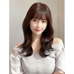 大人かわいいくびれヘアセミロング × ミルクティーベージュ