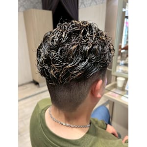 ツーブロック×ハイライトパーマ