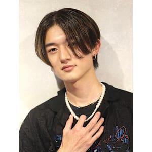 メンズヘア　ニュアンスパーマ　毛流れセンターパート