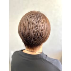 上品白髪ぼかしショート - hair salon girasol【ヘアサロン ヒラソル】掲載中
