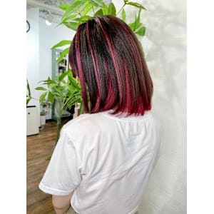 インナーカラーと赤の筋カラー【飯田淳平】Re:ta Hair