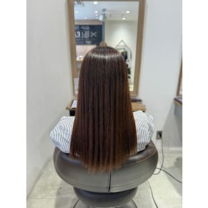 扱いやすくなる、自然にまとまる縮毛矯正【三軒茶屋】