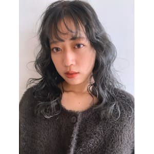 ウェーブヘア/透け感カラー