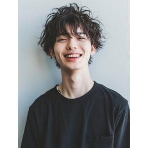 ツイストスパイラルパーマ 刈り上げ 無造作パーマ マッシュ