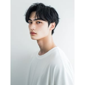 センターパート ツーブロック 眉カット 韓国ヘア ヘッドスパ