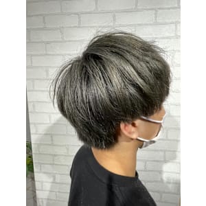 30代40代ブリーチカラー◎ハンサムショート×グレージュ