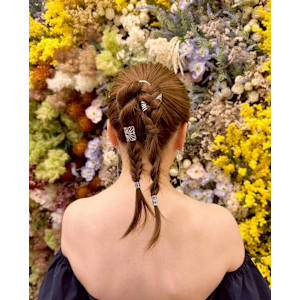 編みおろしポニーテール